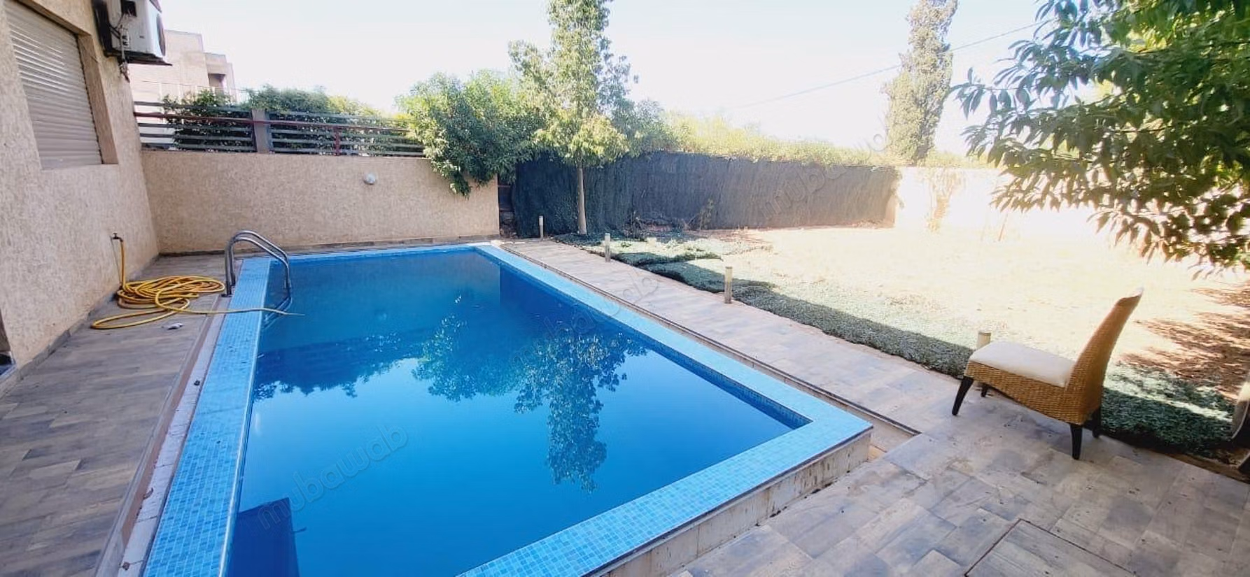 Villa de luxe Disponible pour sous location à Agdal. 9 pièces confortables. Environnement calme avec vue sur la montagne, fenêtre double vitrage