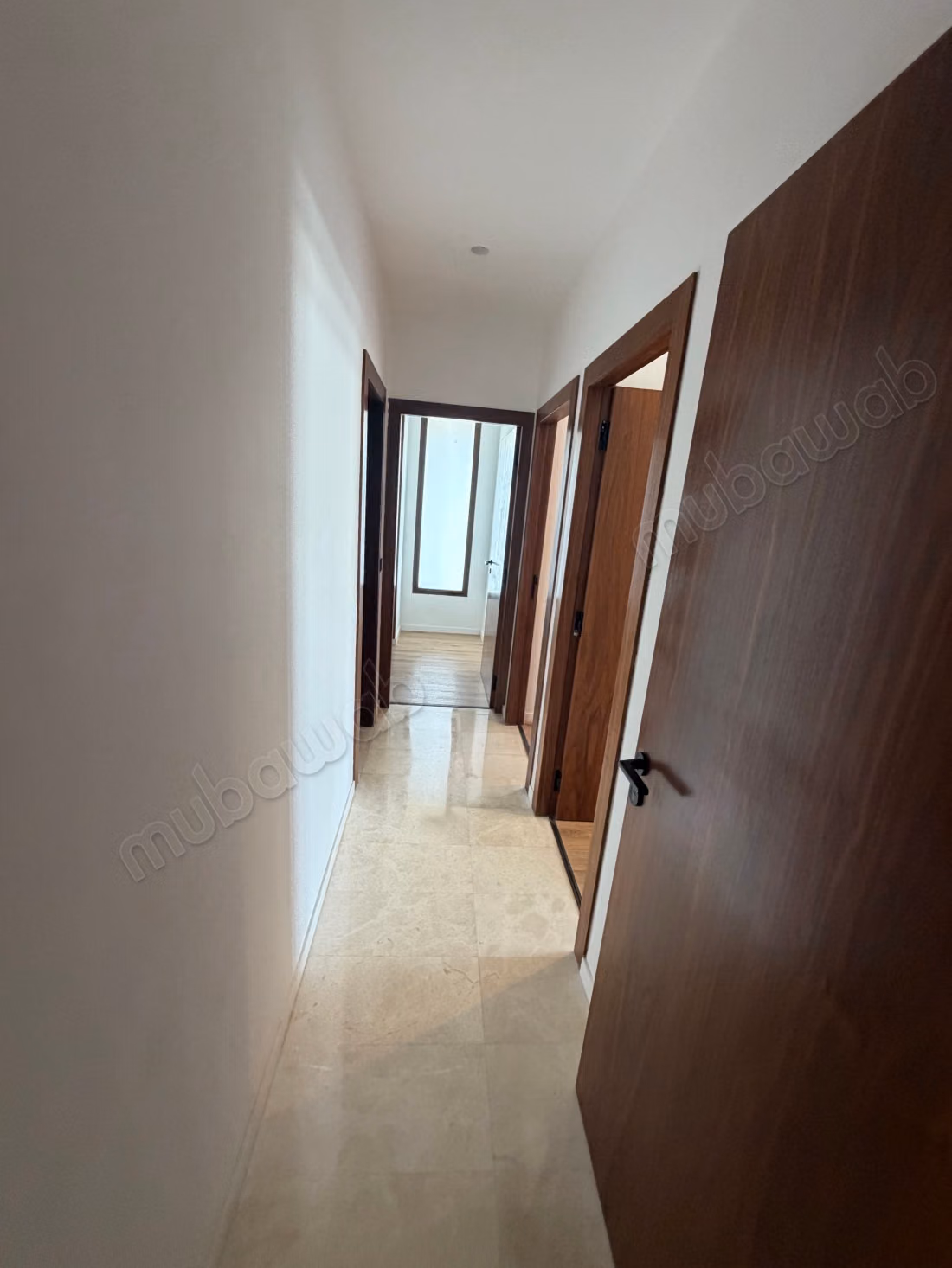 Mazhar Appartement à louer Non meublé à Souissi. 2 pièces. Concierge et piscine
