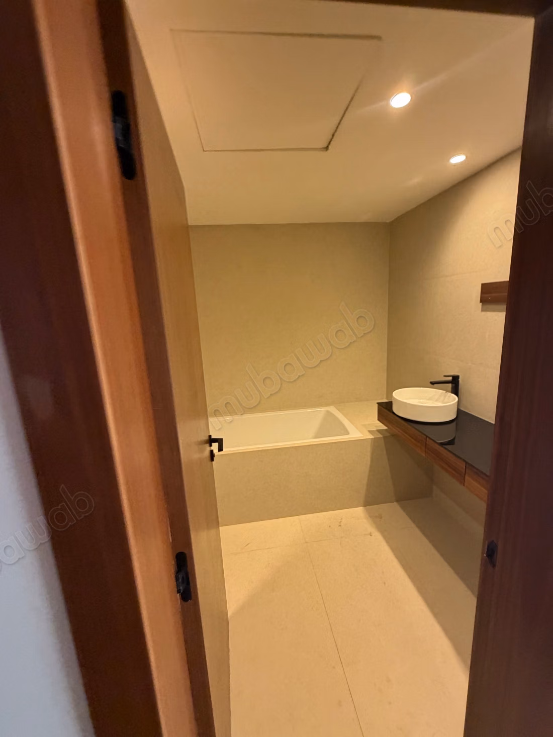 Mazhar Appartement à louer Non meublé à Souissi. 2 pièces. Concierge et piscine