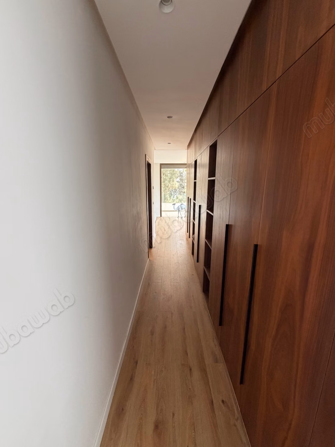 Mazhar Appartement à louer Non meublé à Souissi. 2 pièces. Concierge et piscine