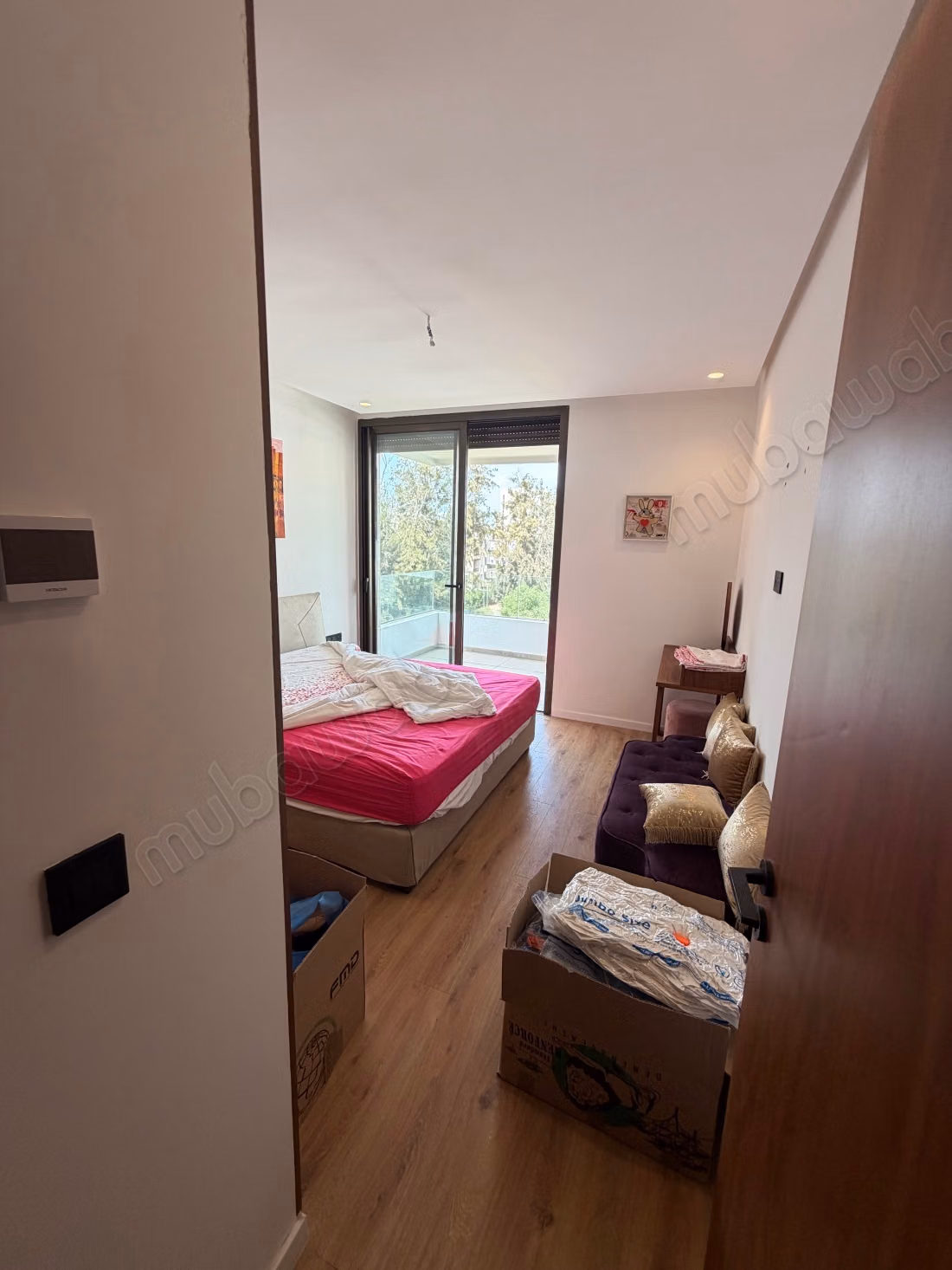 Mazhar Appartement à louer Non meublé à Souissi. 2 pièces. Concierge et piscine