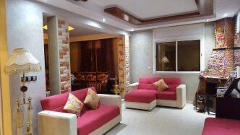 Prachtig appartement te koop in Riad Oulad Mtaa. 2 aangename slaapkamers. Open haard en conciërgeservice