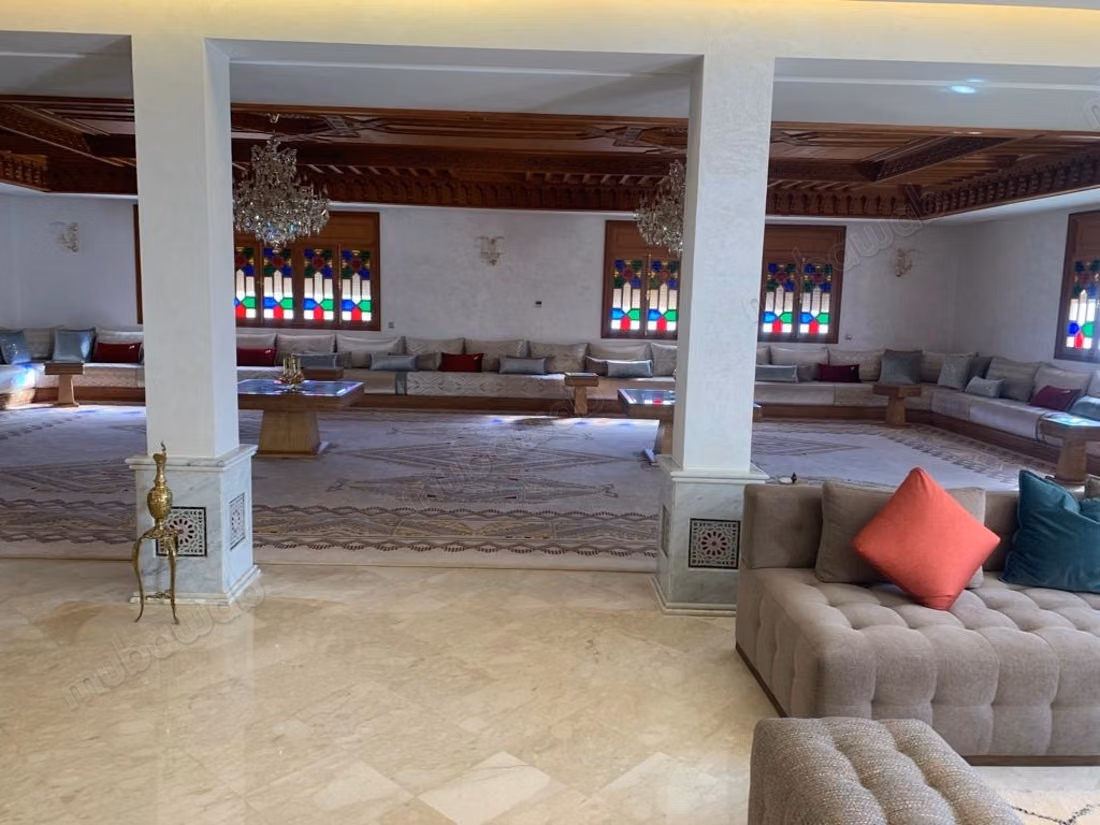 Somptueux riad à vendre à El Menzeh. 11 pièces. Bien meublé