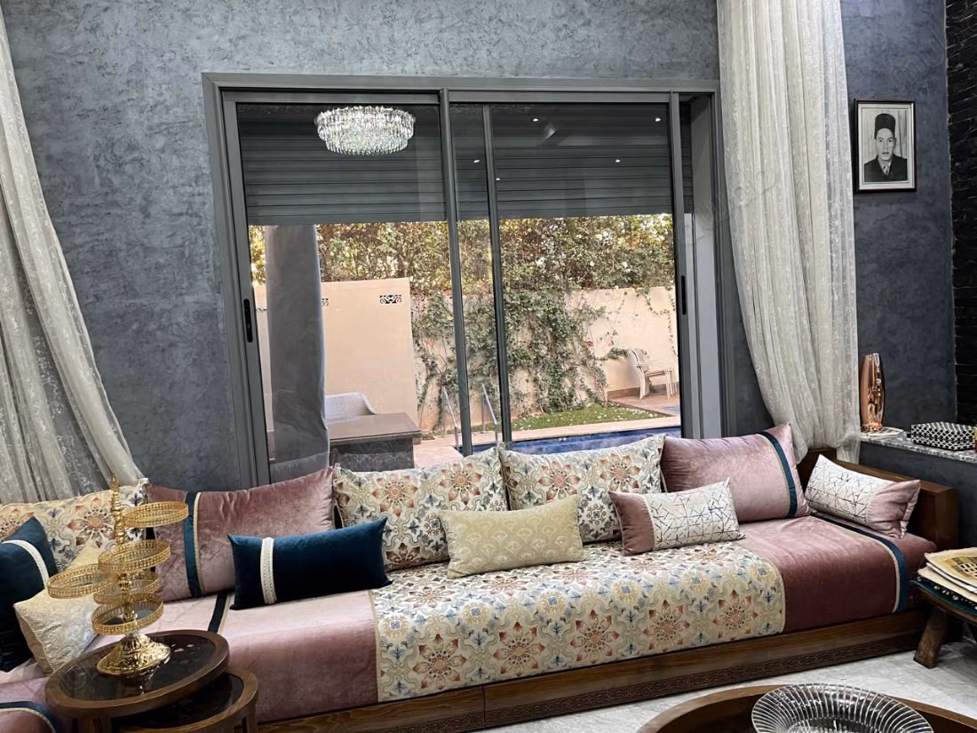 Excellent house for sale in Tarka. 5 stunning pieces. Moroccan lounge, and security and guard service