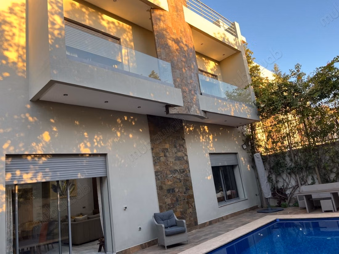 Excellent house for sale in Tarka. 5 stunning pieces. Moroccan lounge, and security and guard service