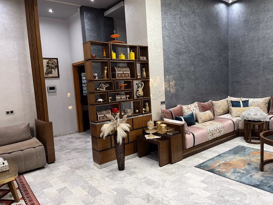 Excellent house for sale in Tarka. 5 stunning pieces. Moroccan lounge, and security and guard service
