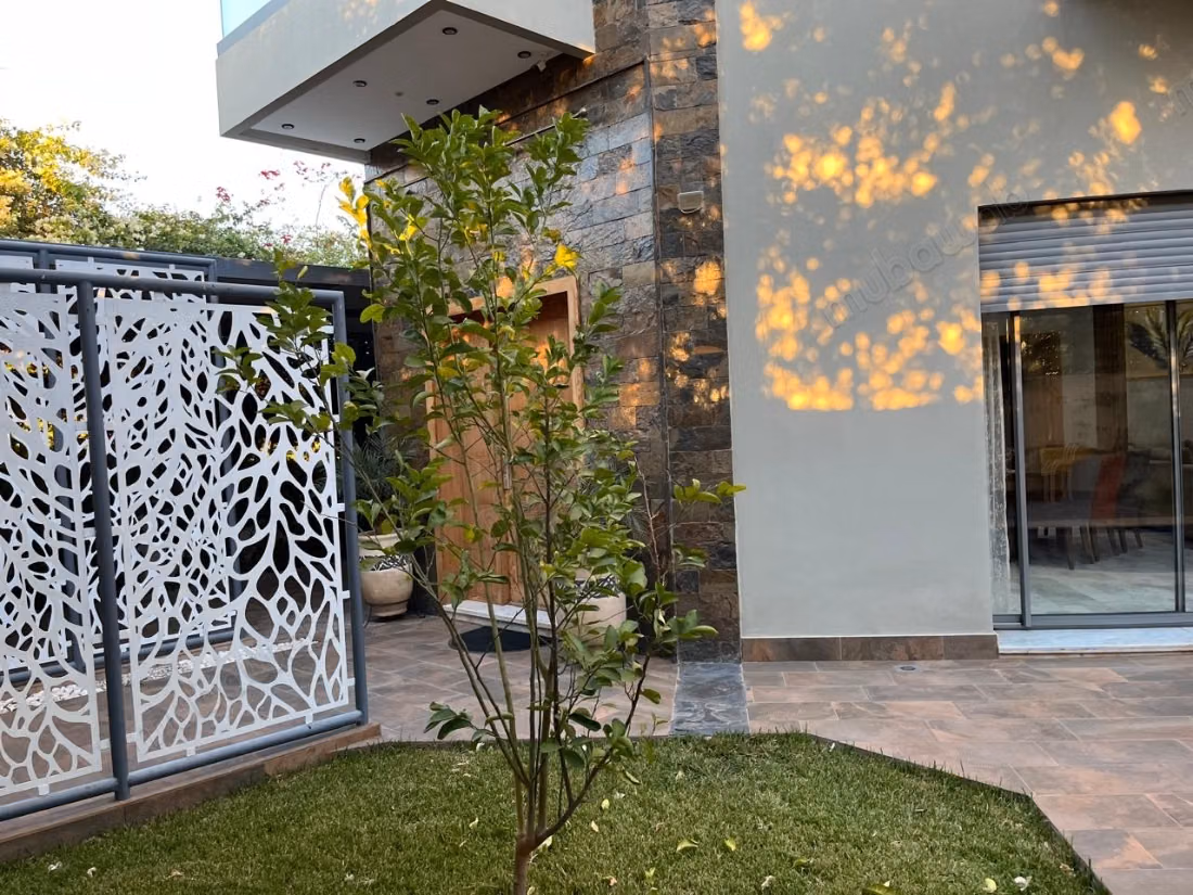 Excellent house for sale in Tarka. 5 stunning pieces. Moroccan lounge, and security and guard service