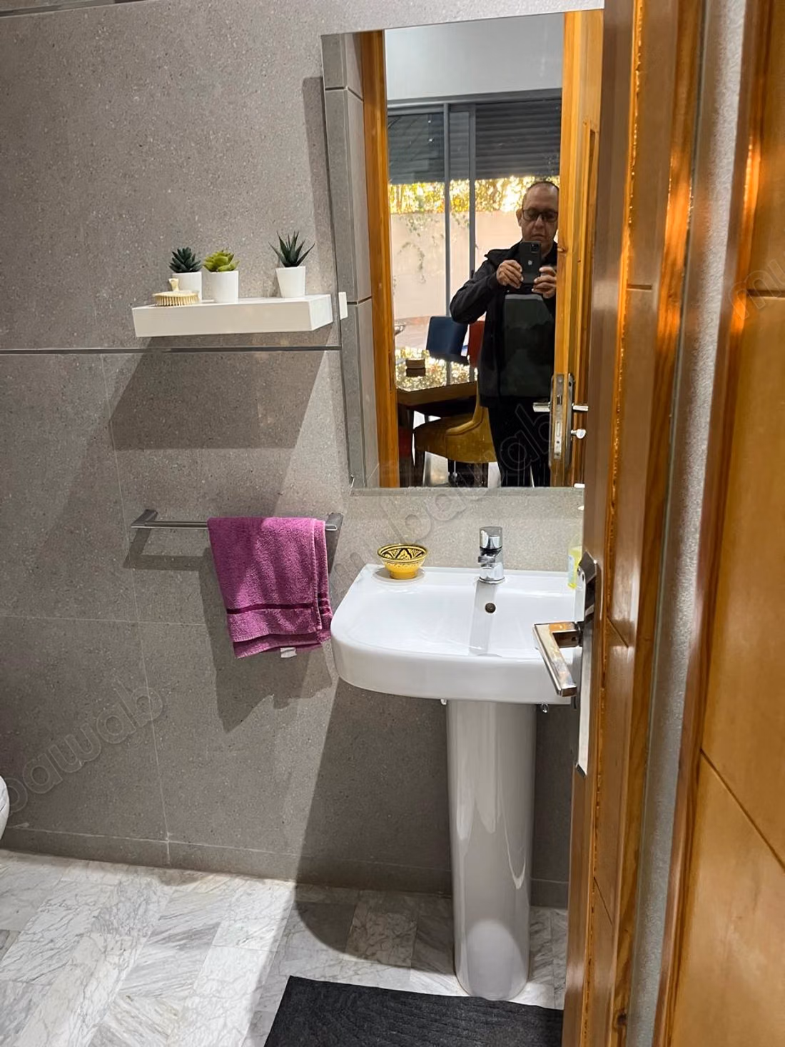 Excellent house for sale in Tarka. 5 stunning pieces. Moroccan lounge, and security and guard service