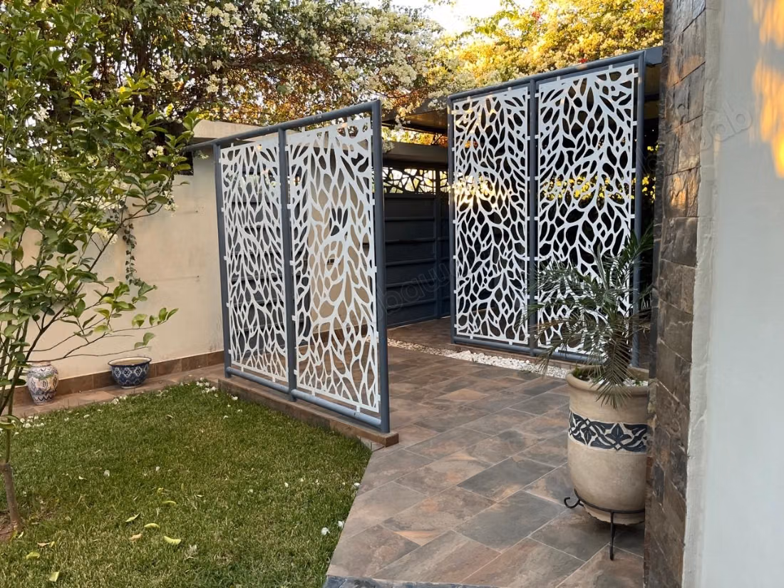 Excellent house for sale in Tarka. 5 stunning pieces. Moroccan lounge, and security and guard service