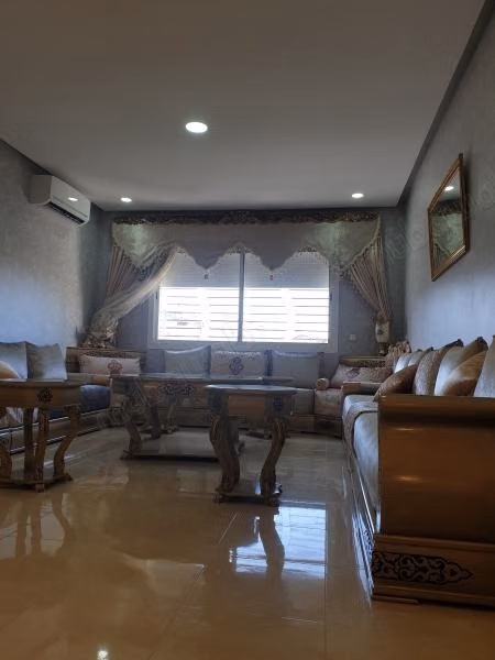 Maravilloso apartamento en venta en la carretera de Ceuta. 3 habitaciones excelentes. Antena y seguridad.