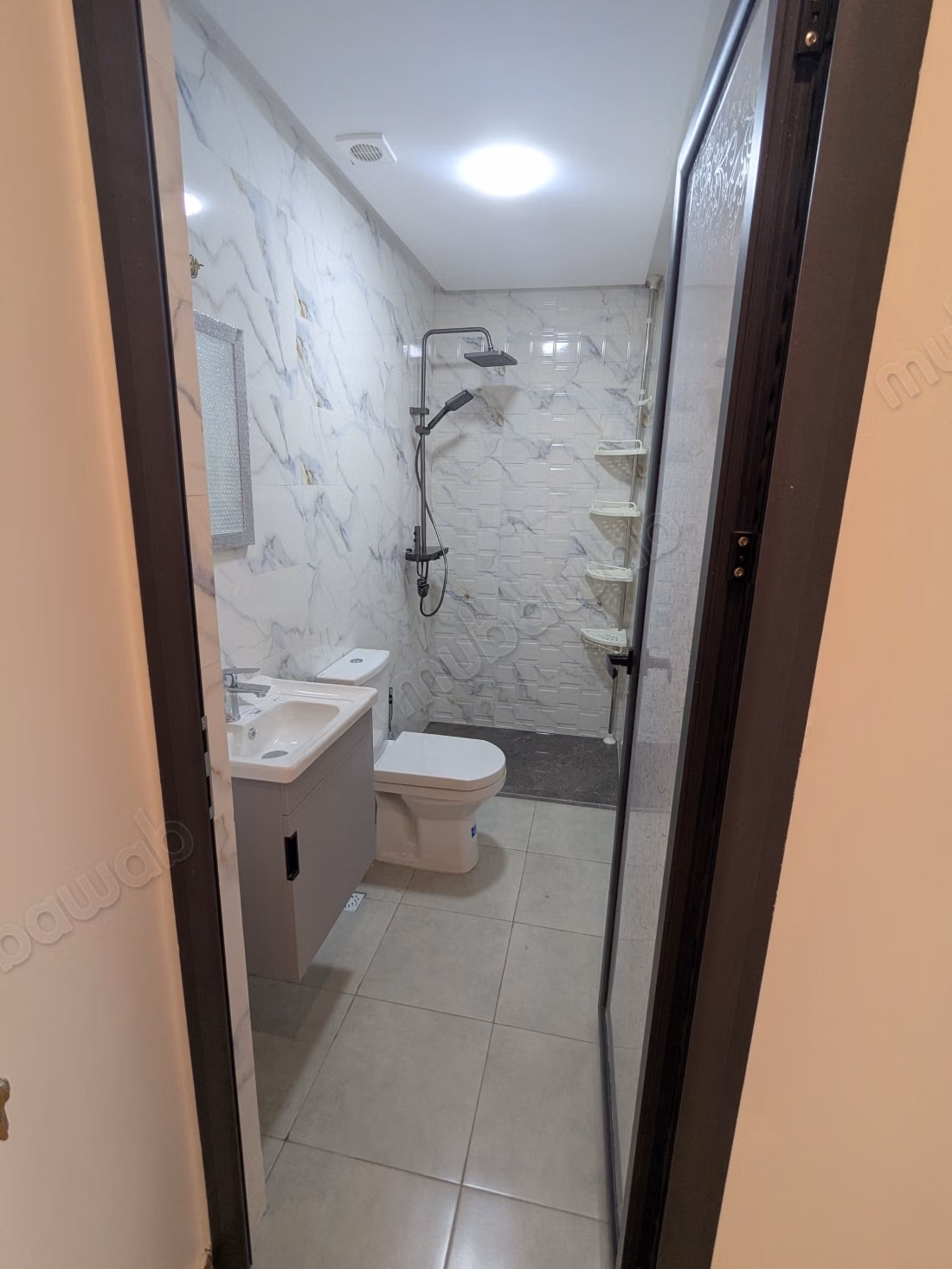 Vend appartement à Had Soualem. Superficie 124 m². Salon typique marocain, résidence sécurisée