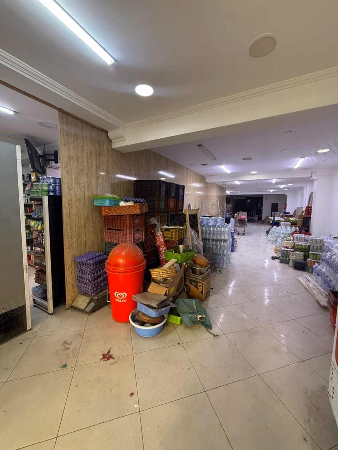 Commercial premises near the Marina