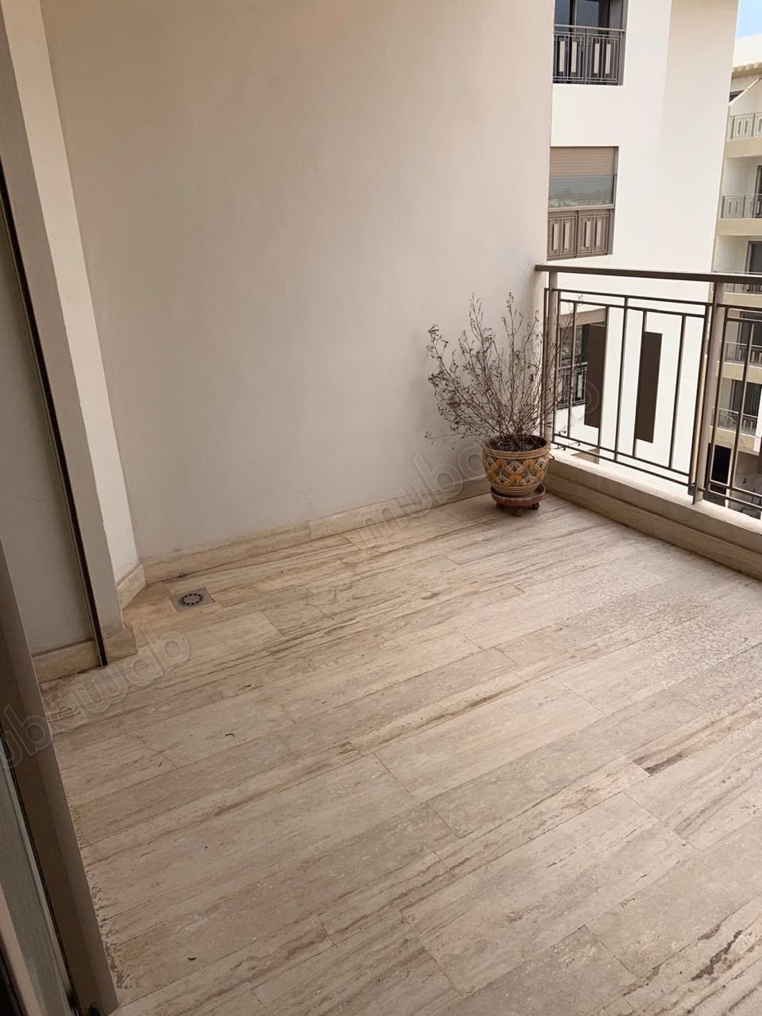 Bonito apartamento en venta en Nouaceur. 2 bonitas habitaciones. Ascensor y terraza