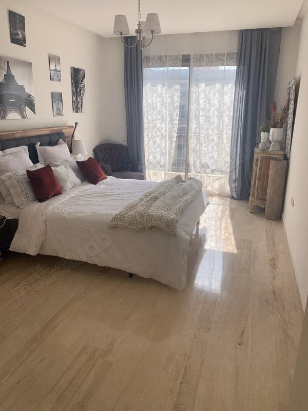 Mooie appartement te koop in Nouaceur. 2 mooie slaapkamers. Lift en terras
