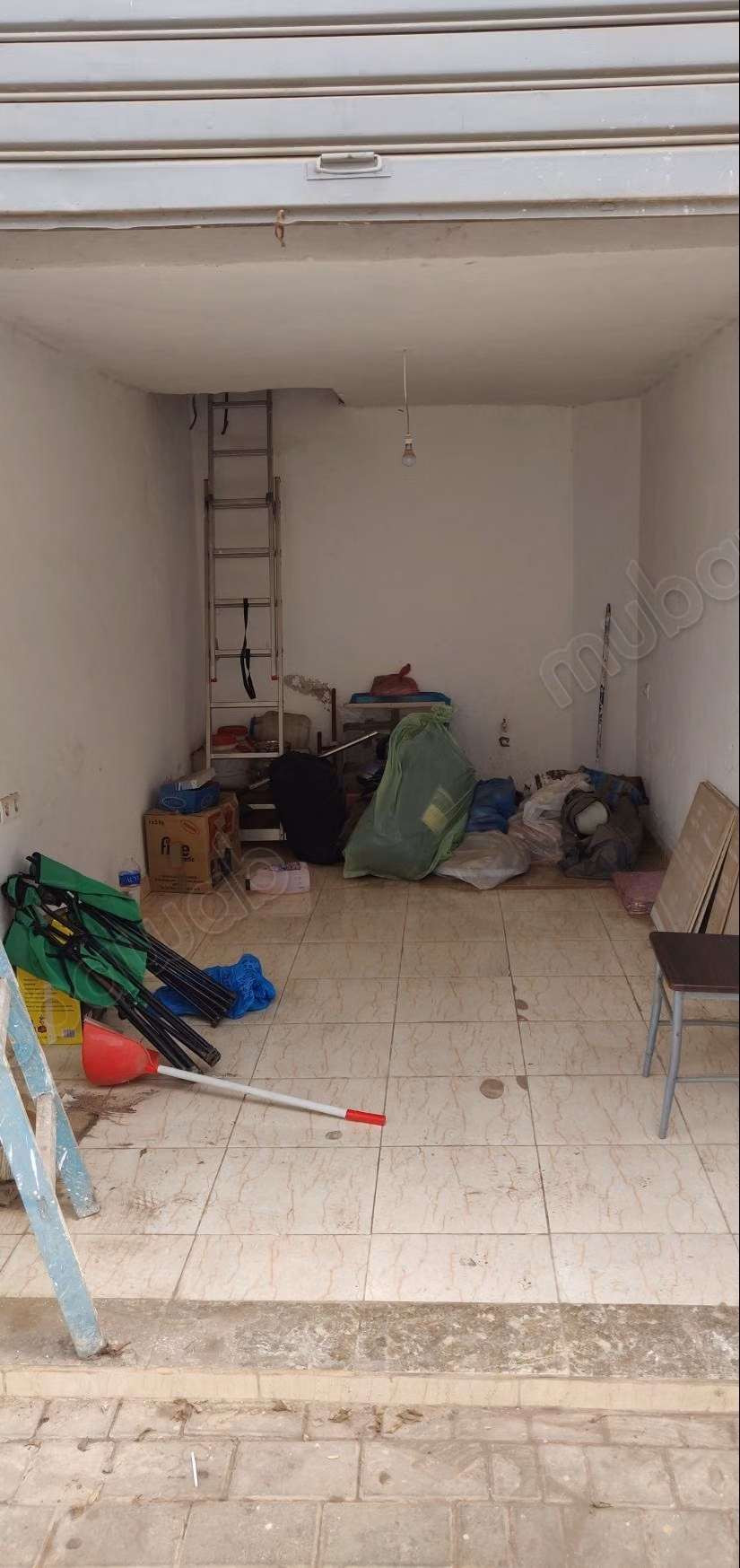 Beau local à vendre à Hay Mesk Lil.
Superficie 16 m²