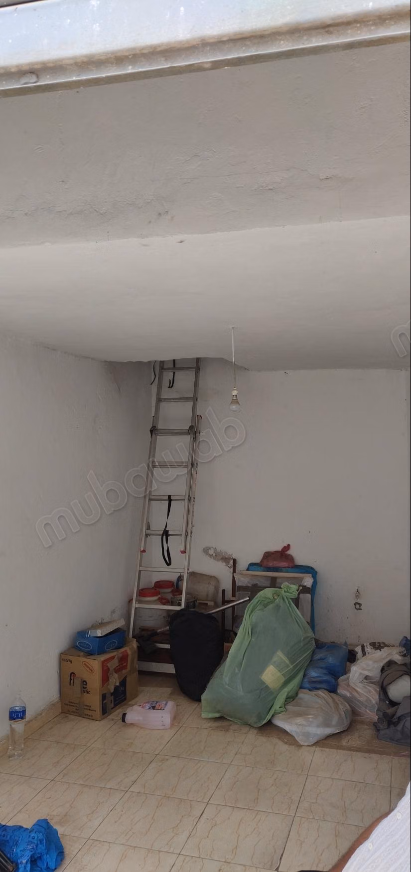 Beau local à vendre à Hay Mesk Lil.
Superficie 16 m²