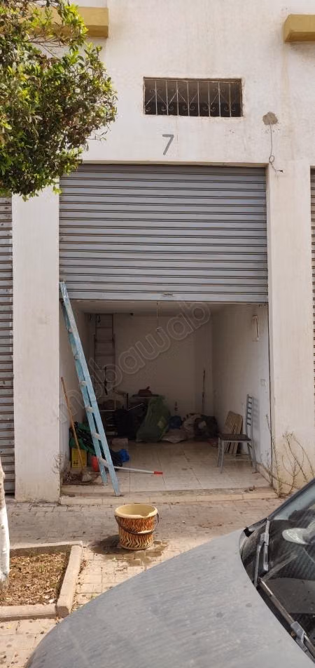 Beau local à vendre à Hay Mesk Lil.
Superficie 16 m²
