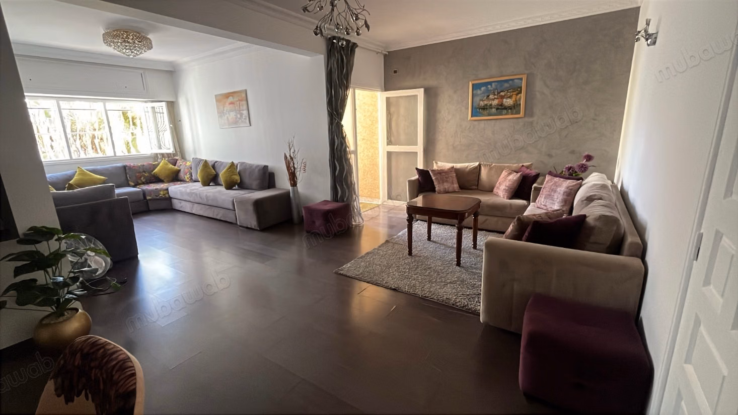 Muy bonito apartamento en alquiler en el centro de Hassan. 3 habitaciones grandes. Bien amueblado