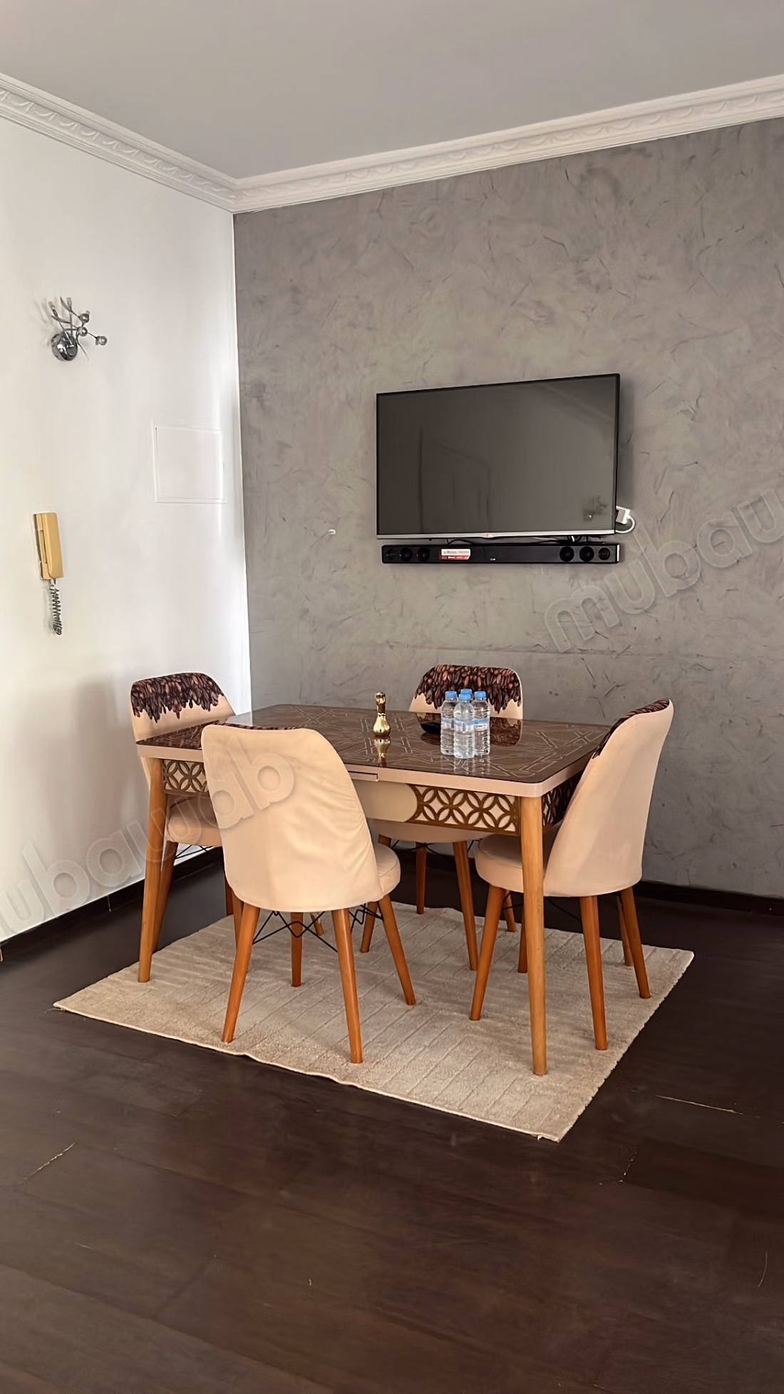 Muy bonito apartamento en alquiler en el centro de Hassan. 3 habitaciones grandes. Bien amueblado