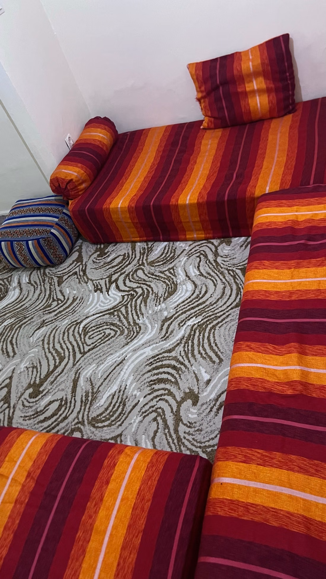 House for rent in Ghazoua. 2 lovely rooms
1 living room