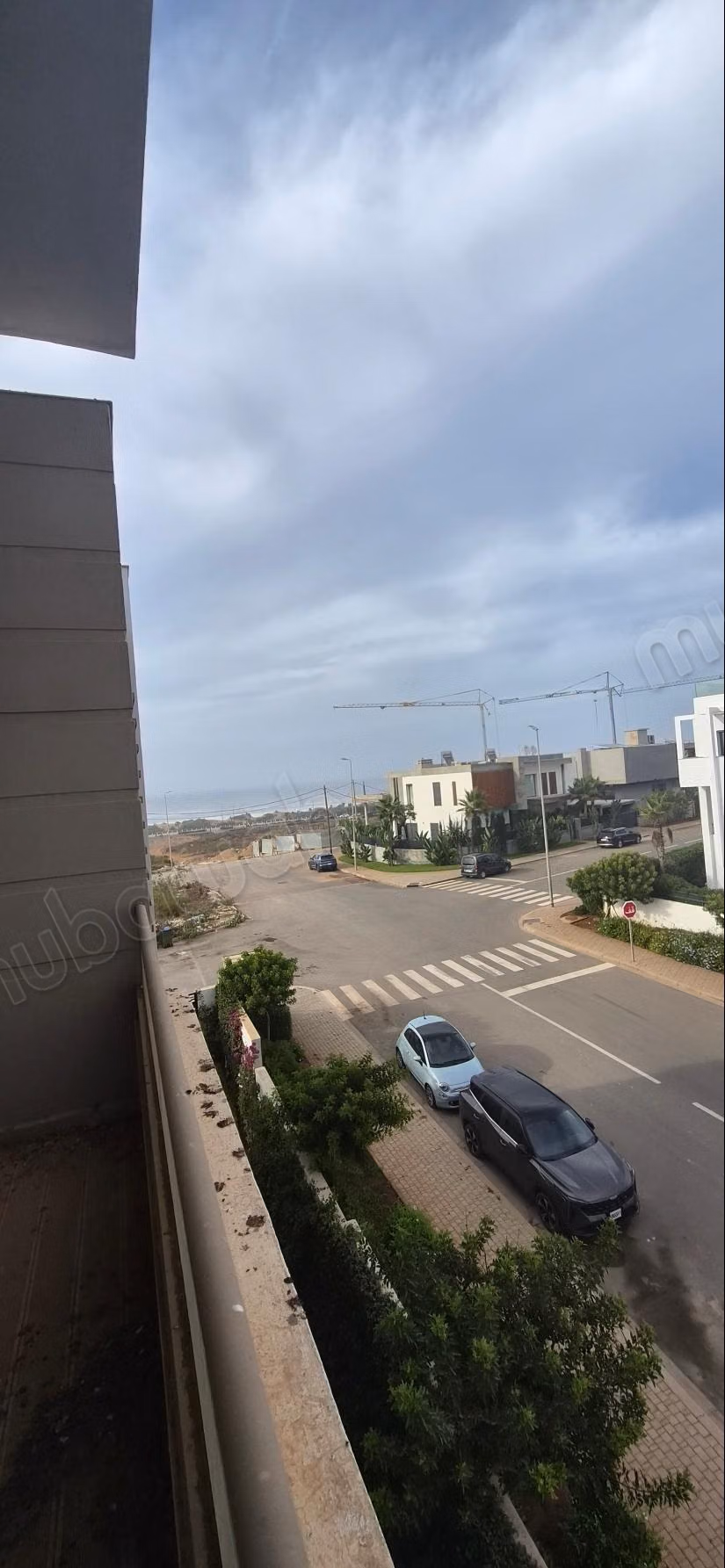 شقة جميلة للإيجار في منطقة دوماين د'أنفا. 4 غرف مريحة. باب محصن، أمان