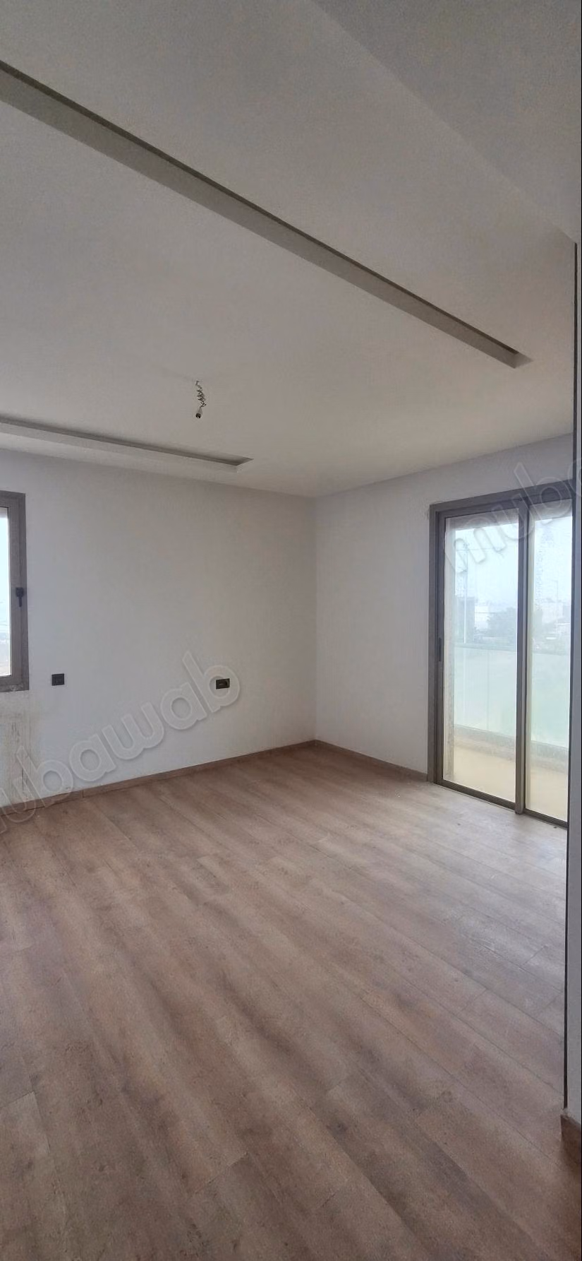 Beautiful apartment for rent in Le Domaine D'Anfa. 4 comfortable rooms. Security door, safety