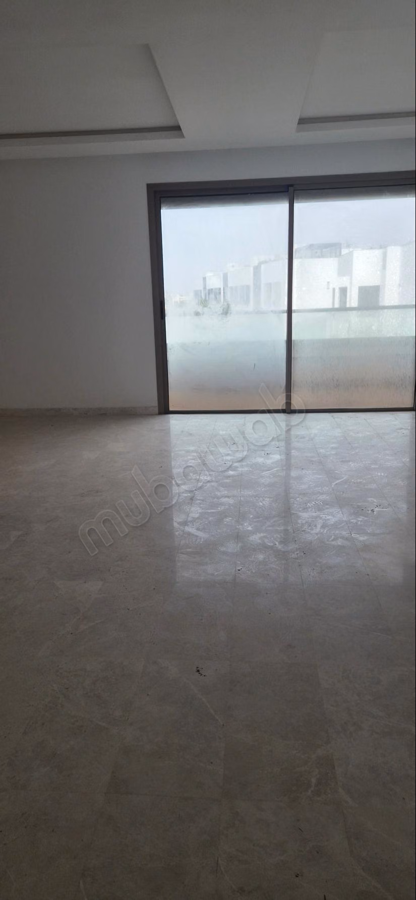 Beautiful apartment for rent in Le Domaine D'Anfa. 4 comfortable rooms. Security door, safety