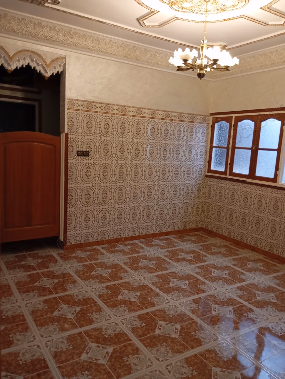Huis te koop in Khénifra. Oppervlakte 340 m². Beveiligde residentie