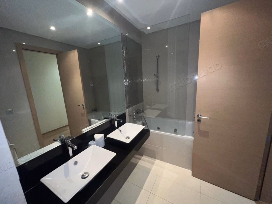 Huur dit appartement in Agdal. Oppervlakte 115 m². Goed ingericht