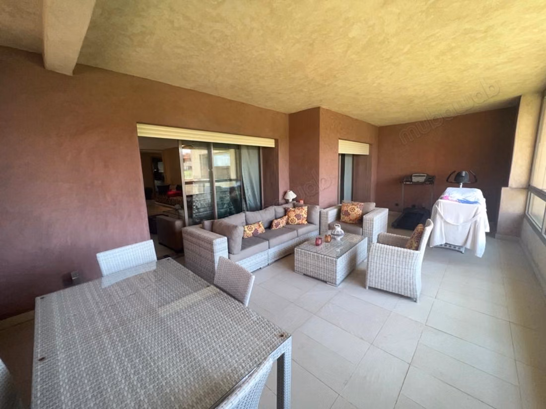 Huur dit appartement in Agdal. Oppervlakte 115 m². Goed ingericht