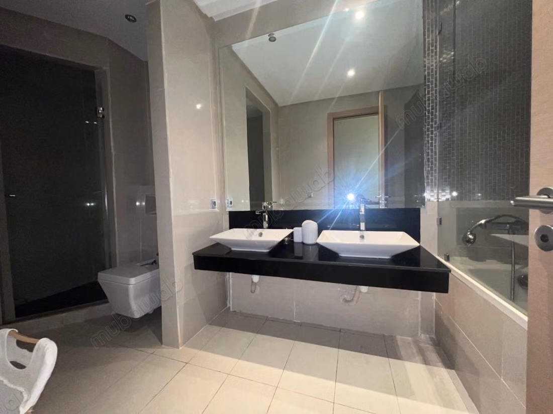 Huur dit appartement in Agdal. Oppervlakte 115 m². Goed ingericht