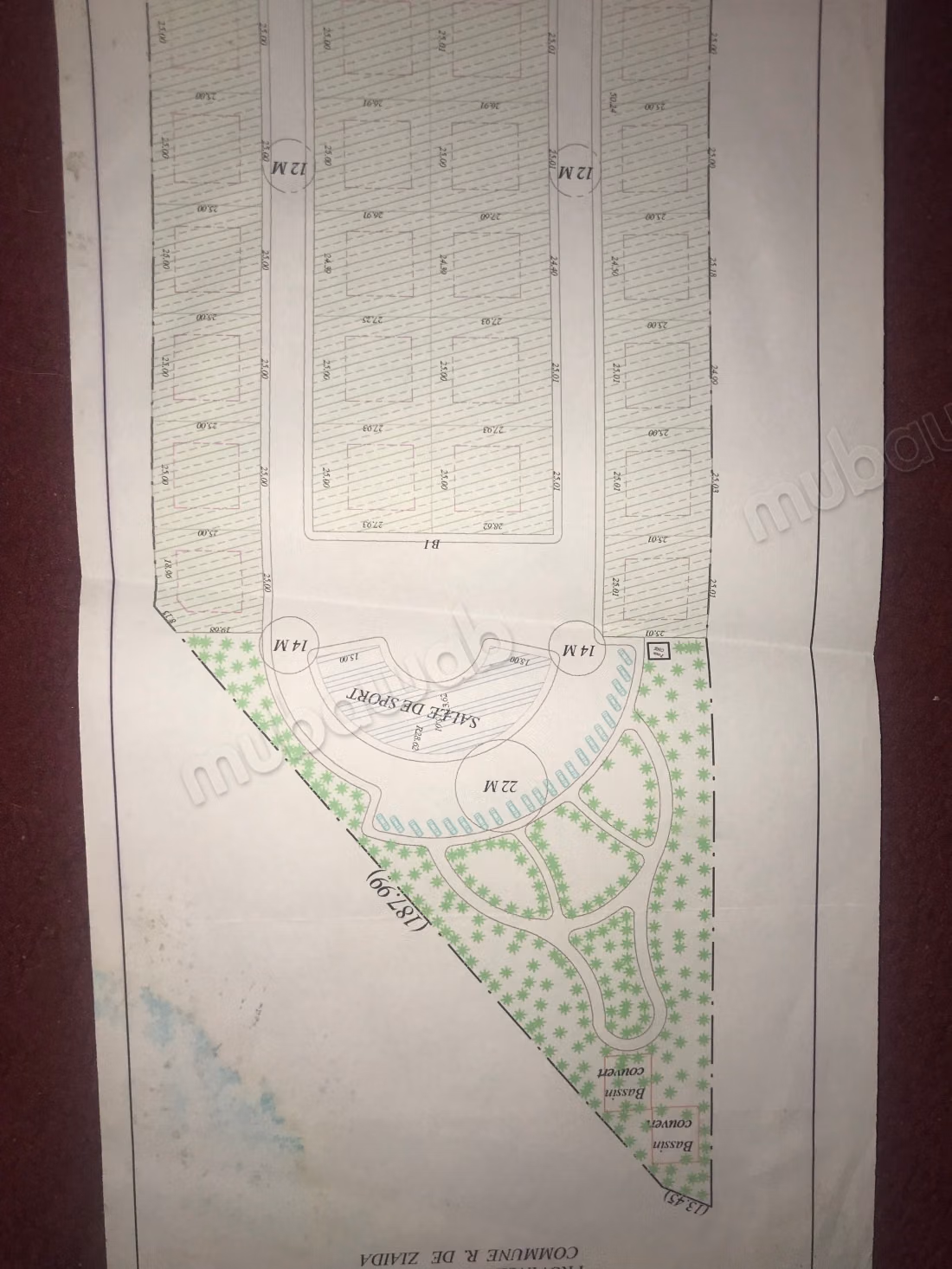 Terrain à vendre à Les Chenes. Superficie de 100000 m²