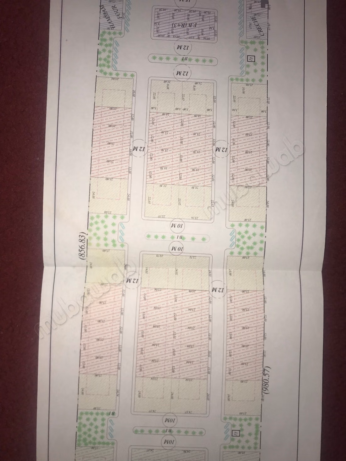 Terrain à vendre à Les Chenes. Superficie de 100000 m²