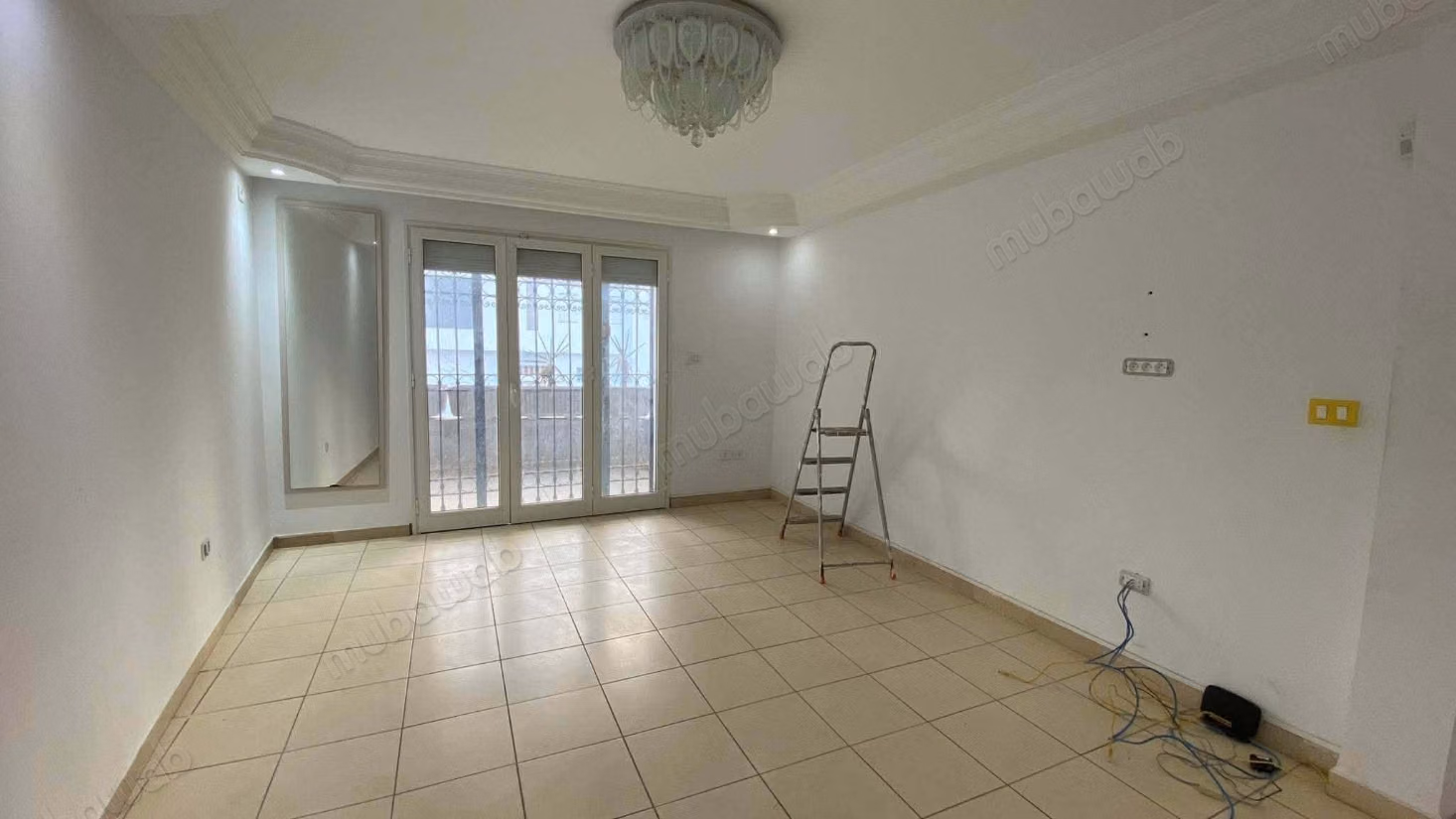 Somptueuse villa à vendre. 2 belles chambres. Double vitrage et porte blindée