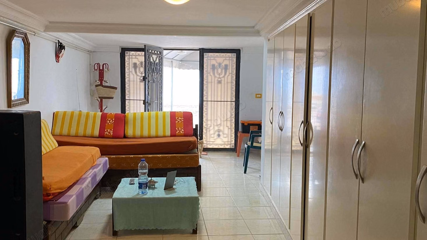 Somptueuse villa à vendre. 2 belles chambres. Double vitrage et porte blindée