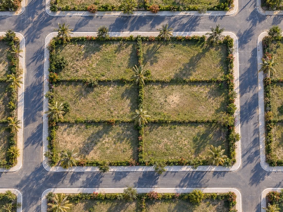 Terrain titré 771 m²: 30 % à la réservation, reste sans intérêts