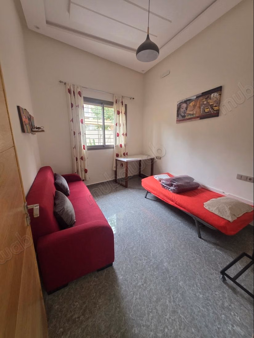 Louez cet appartement à targa. 
2 chambres agréables. 
Bien meublé
