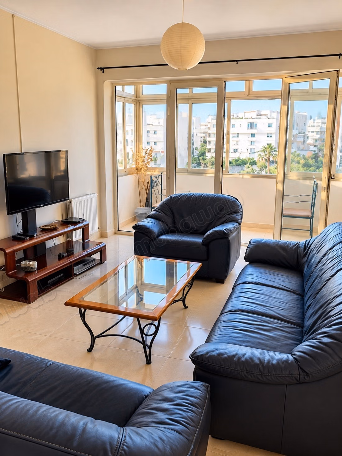 Vente d'un bel appartement à El Menzah 
7.3 Pièce. Terrasse et ascenseur