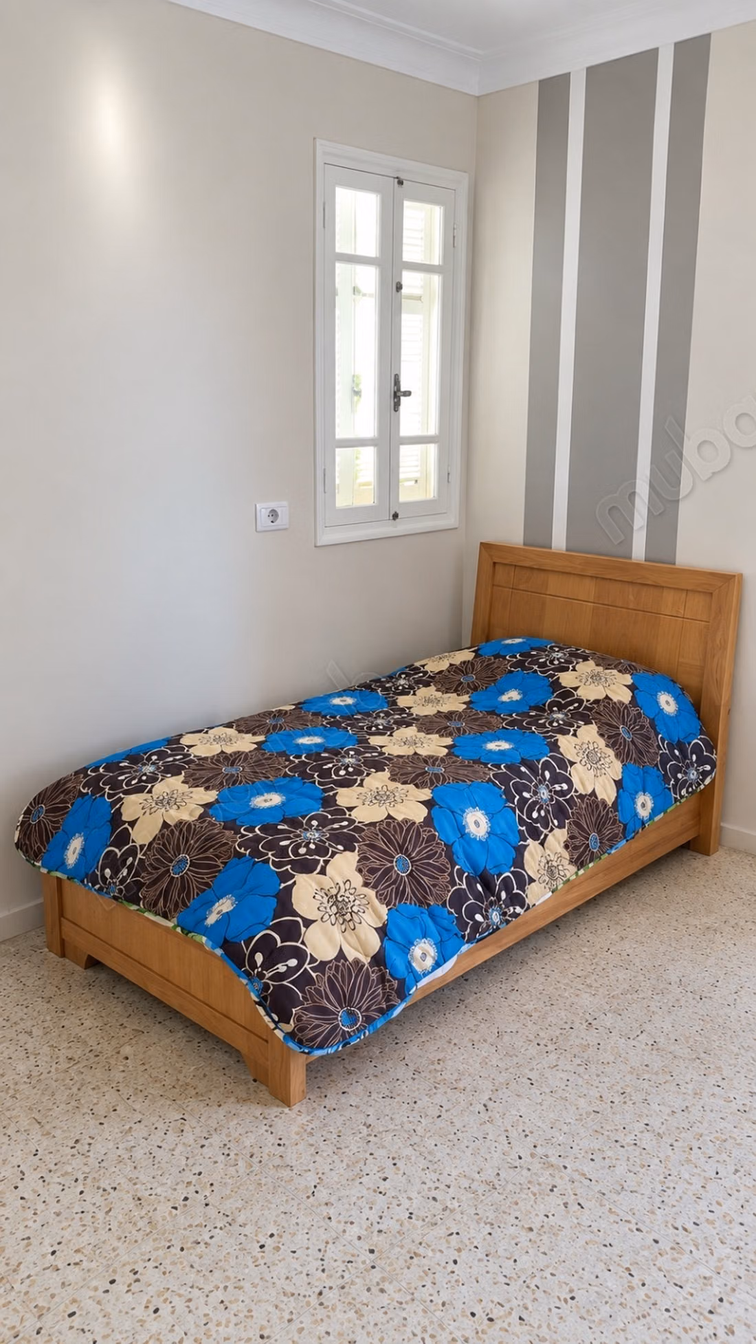 Vente d'un bel appartement à El Menzah 
7.3 Pièce. Terrasse et ascenseur