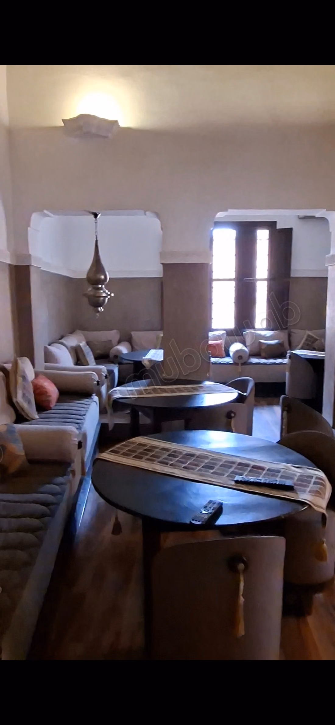 RIAD ZITOUN – At the Crossroads of the Medina of Marrakech Exceptional Riad with 9 Suites – Title & Authorization for Guest House – Profitability 90%
