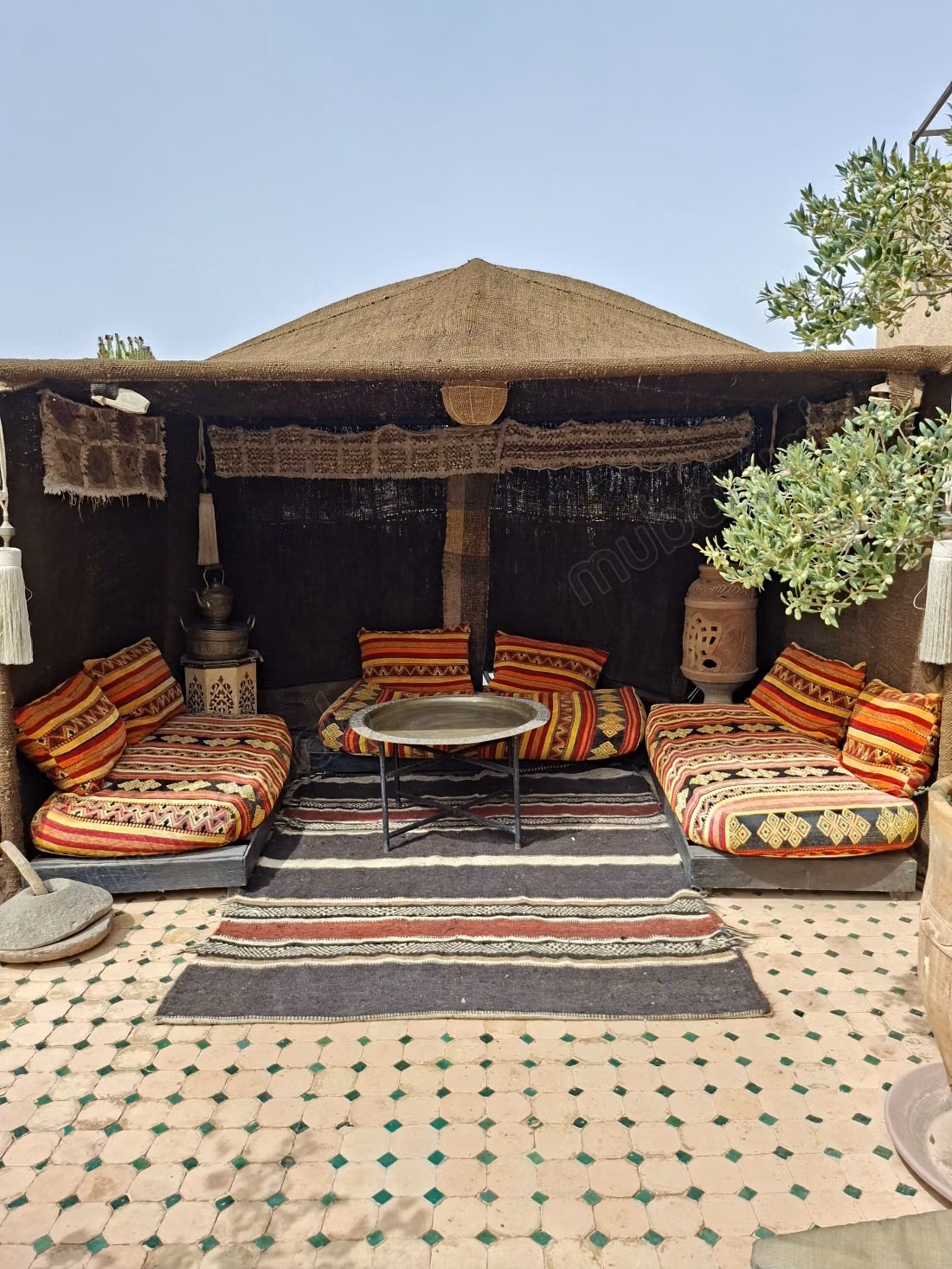 RIAD ZITOUN, En el Cruce de la Medina de Marrakech Riad Excepcional de 9 Suites – Título y Autorización de Casa de Huéspedes – Rentabilidad del 90%