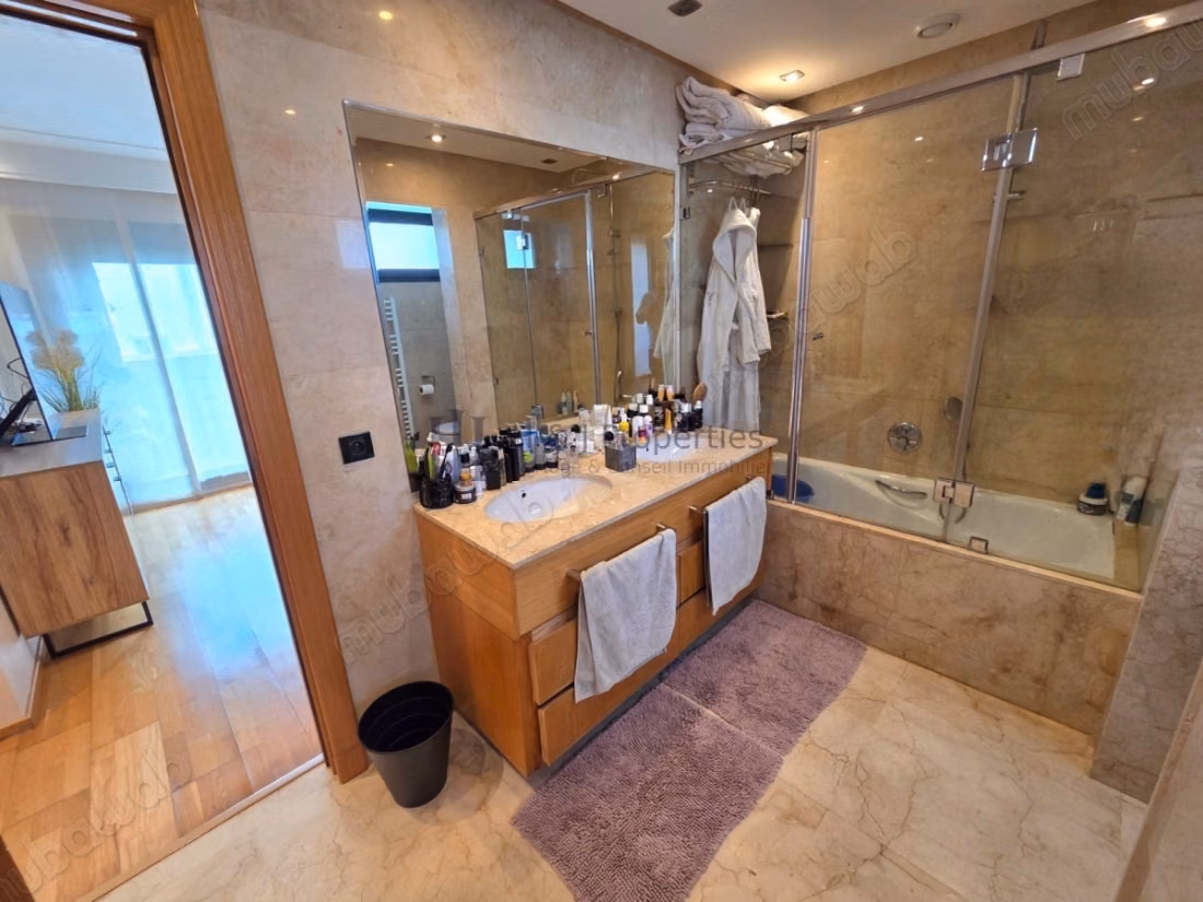 T4 256m² 3 bedrooms staff room solarium/pool