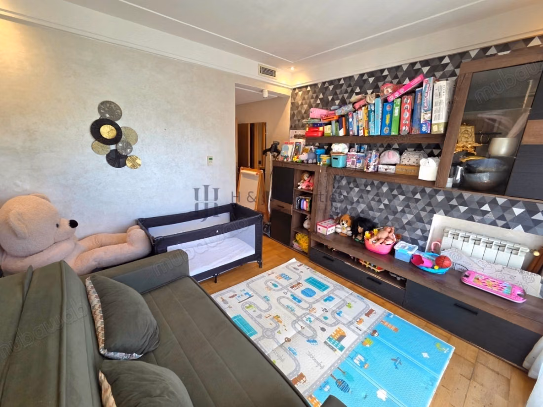 T4 256m² 3 bedrooms staff room solarium/pool