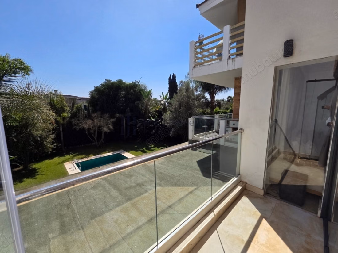 T4 256m² 3 bedrooms staff room solarium/pool