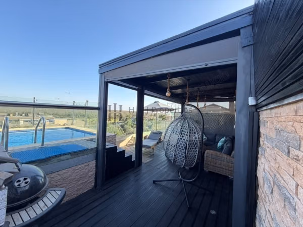 T4 256m² 3 bedrooms staff room solarium/pool