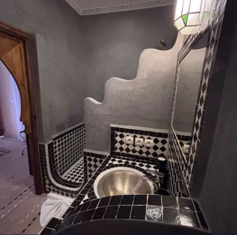 Beautiful Turn Key Guesthouse for Sale 
Kasbah 
1.4 million Euro Negotiable