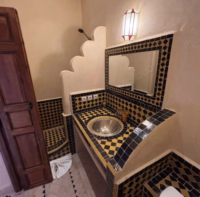 Beautiful Turn Key Guesthouse for Sale 
Kasbah 
1.4 million Euro Negotiable