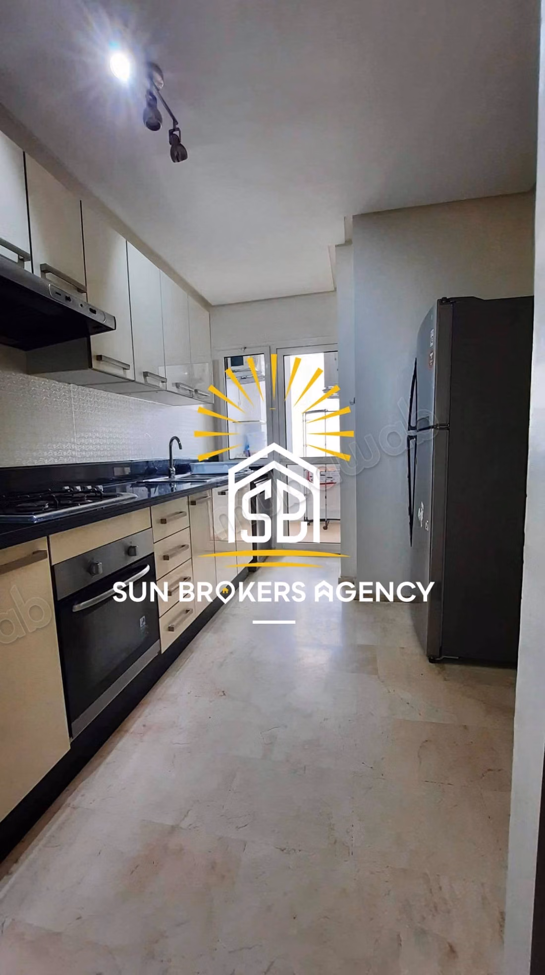 Louez cet appartement à Bourgogne Ouest.
Superficie 125 m².
Meublé