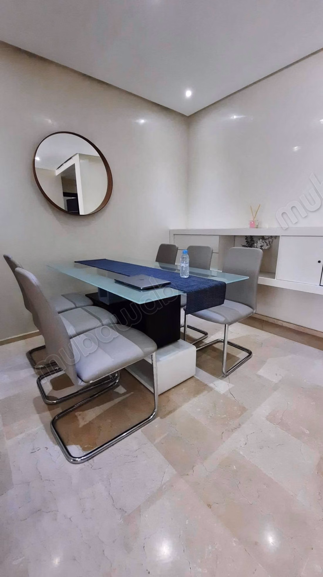 Louez cet appartement à Bourgogne Ouest.
Superficie 125 m².
Meublé