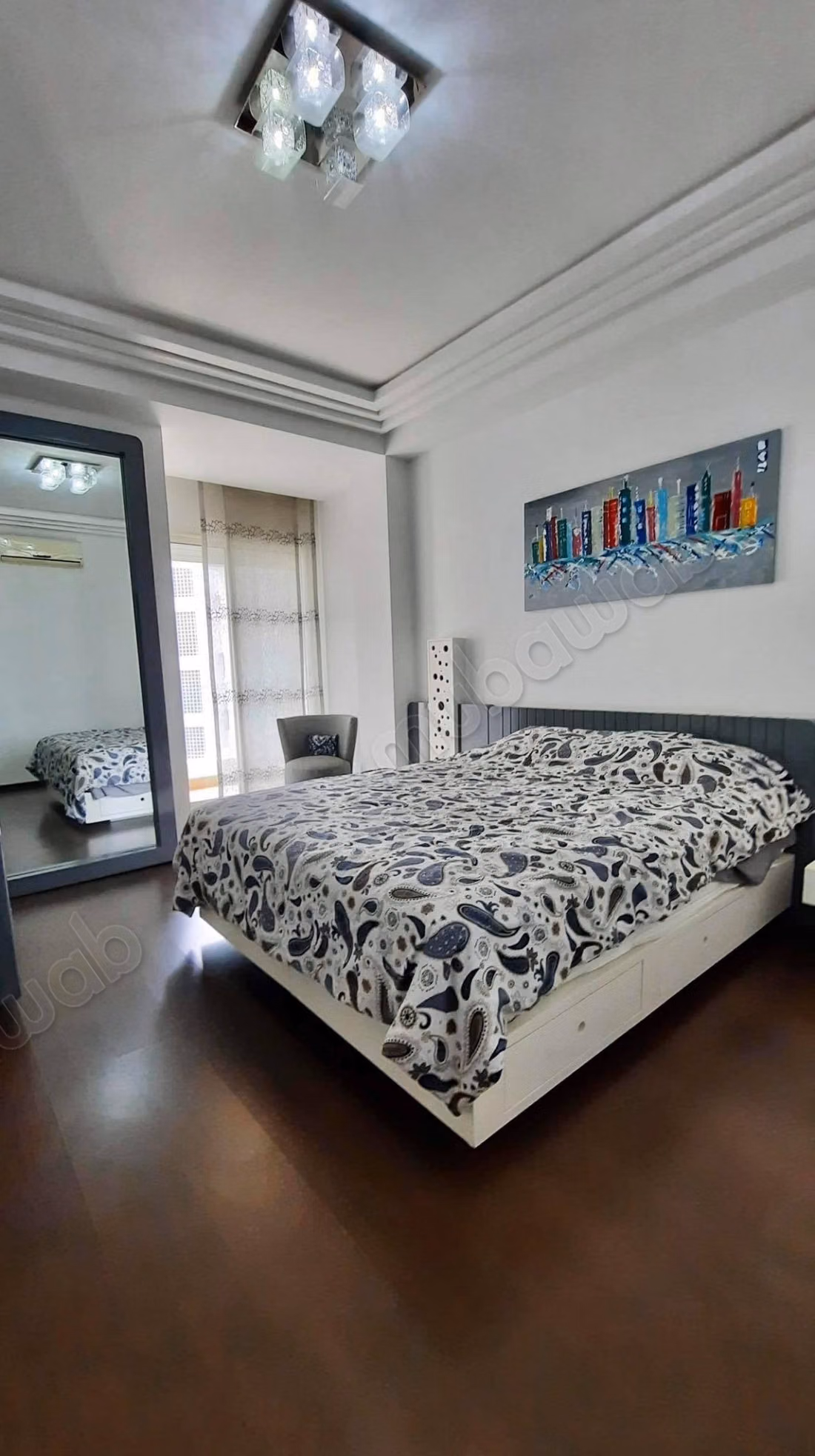 Louez cet appartement à Bourgogne Ouest.
Superficie 125 m².
Meublé